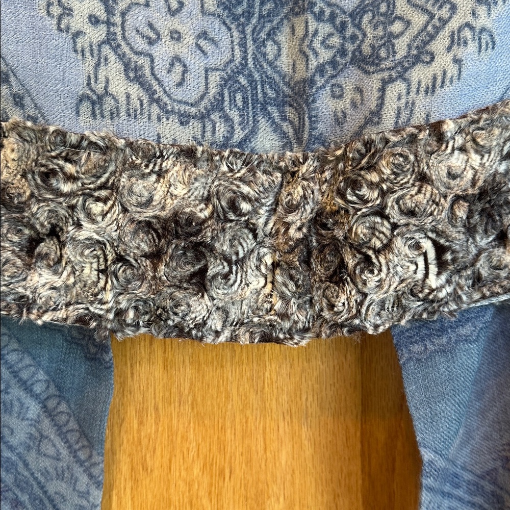 Paisley & Floral Gray Blue Purple Oversized Wool Wrap Scarf w/Faux Fur Accents - Picture 10 of 14